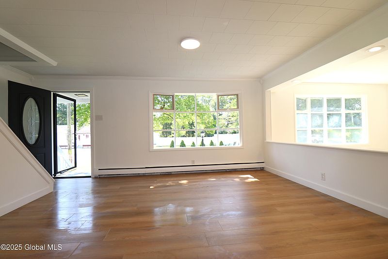 4th image of 1220 Hemlock Street