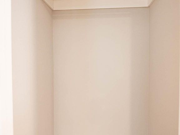 5th image of 1596 Ontario Dr APT 2