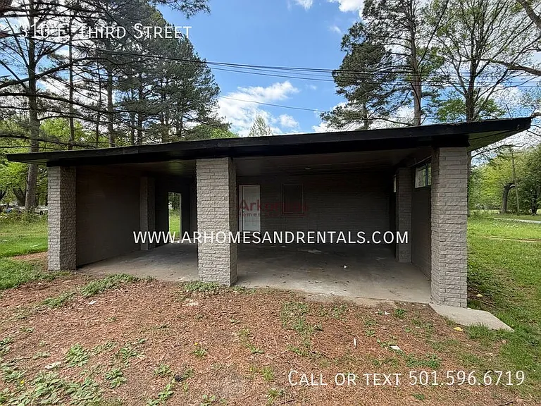 310 E 3rd St — Photo 12