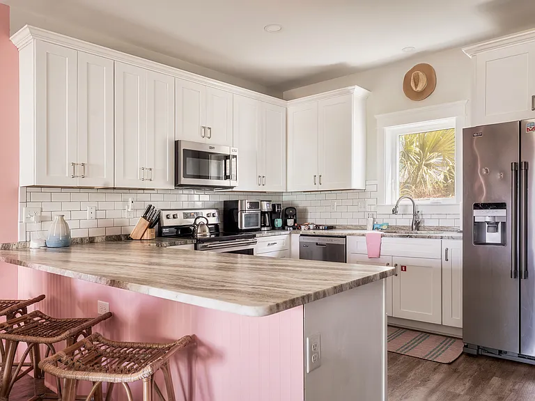 105 W 7th St #B — Photo 17
