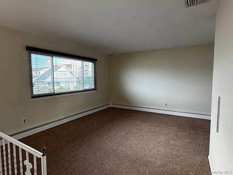 113 Maple Blvd #UPPER — Photo 3