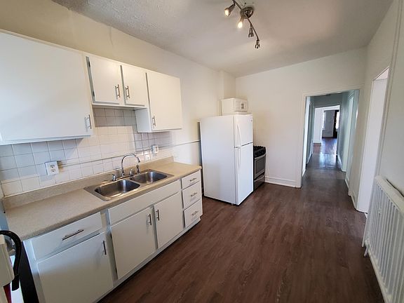 3rd image of 206 S Mantua St