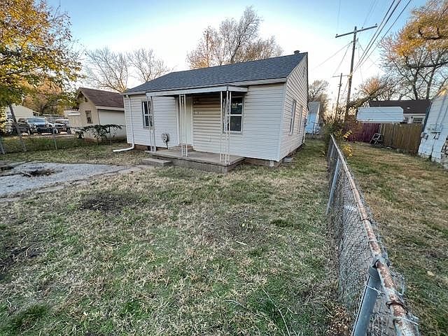 3814 E Cessna St, Wichita, KS 67210 | Zillow