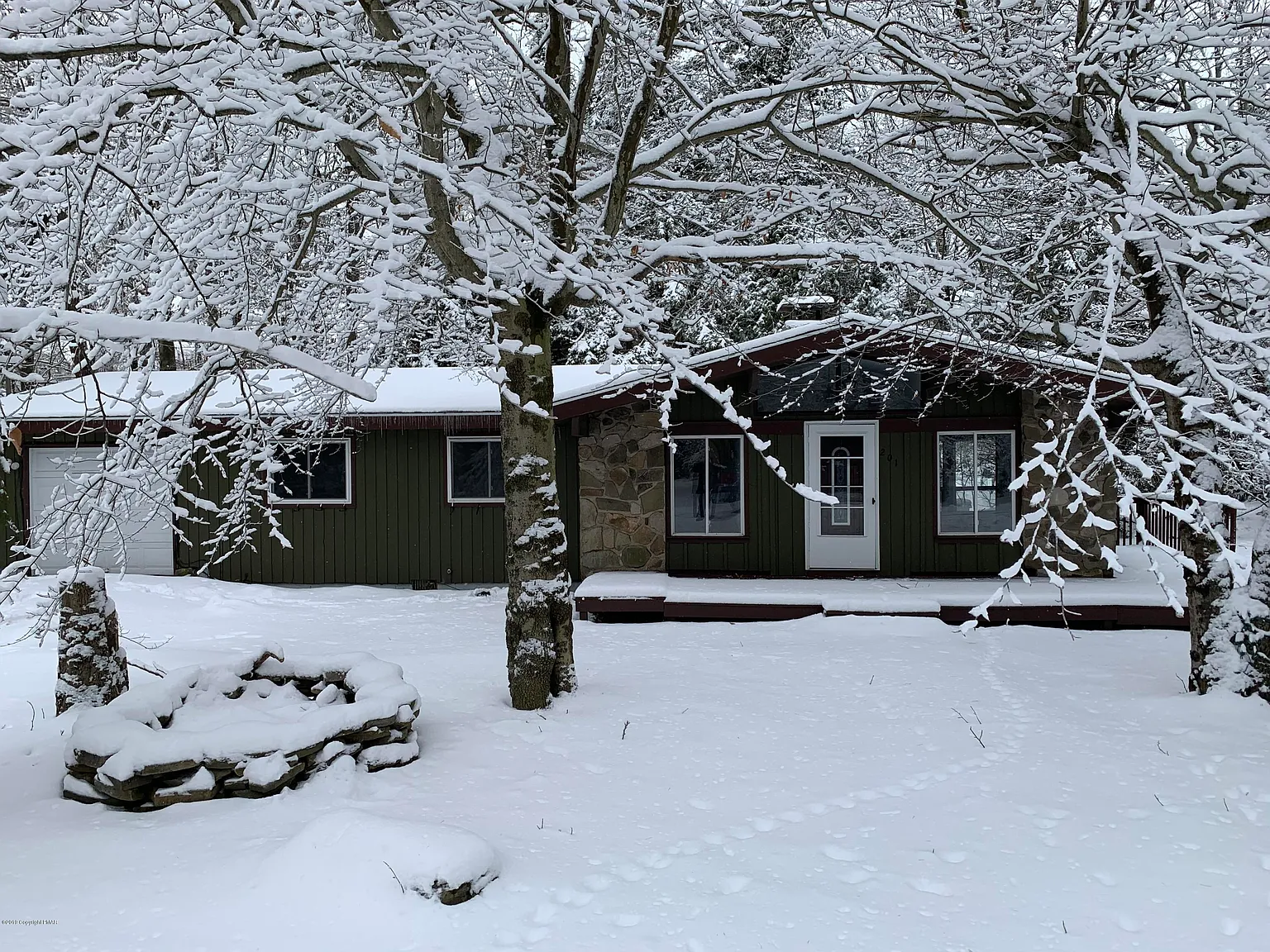 5271 Magnolia Ln photo 1