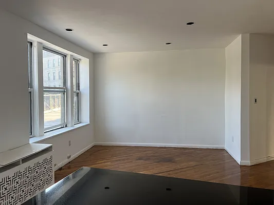 Rented by Brown Harris Stevens | media 18