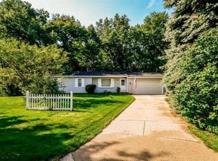 1870 Junewood Ct, Lowell, MI 49331