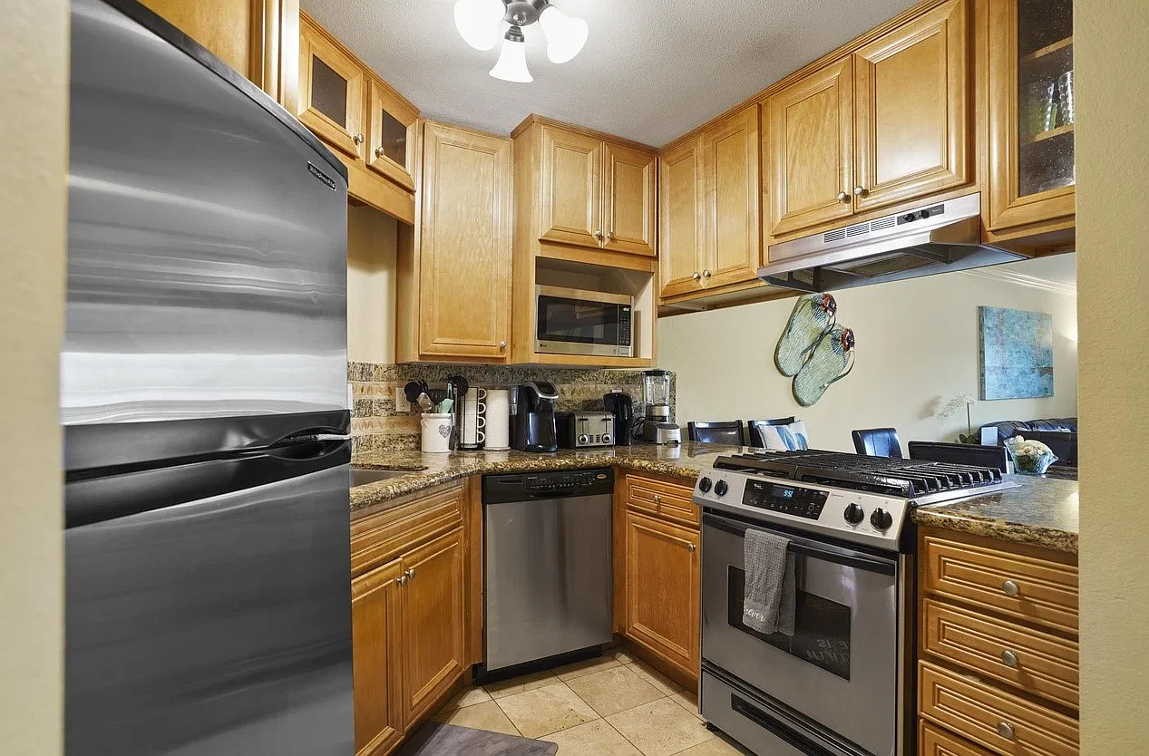 7509 Draper Ave — Photo 4