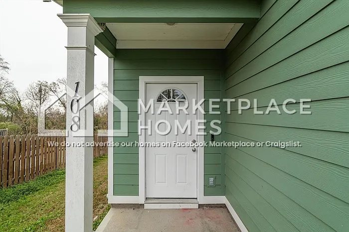4 bed, 2.5 bath, 1745 sqft, $1,795 — Photo 2