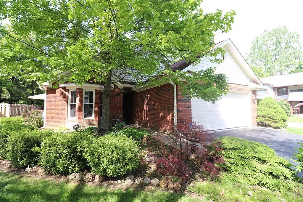 9672 Geist Woods Way photo 1