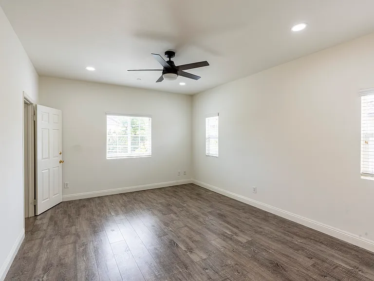 10623 Mona Way — Photo 19