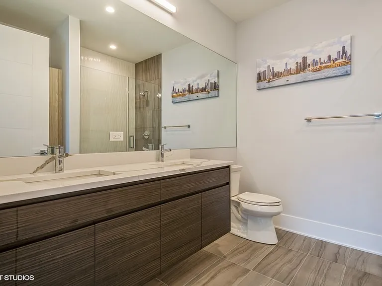 2401 W Wabansia Ave #406 — Photo 6