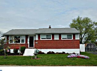 715 W 11th St, New Castle, DE 19720