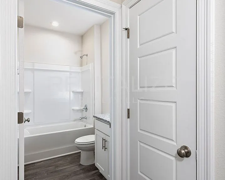 32552 Revere Dr — Photo 8