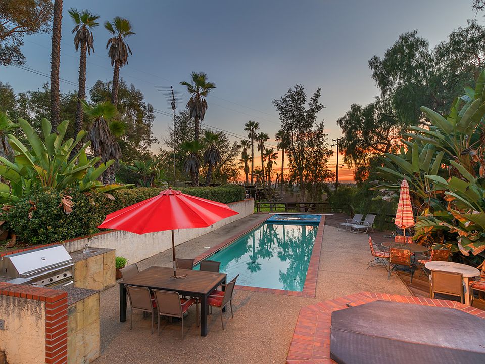 1st image of 2510 1/2 Catalina Ave