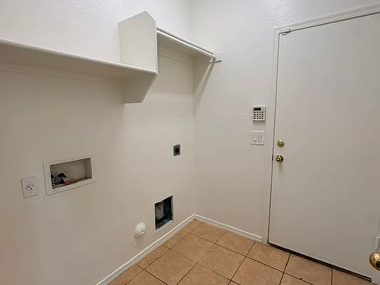 9007 W Hess St — Photo 12