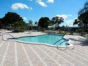 A150FR8_Community Pool
