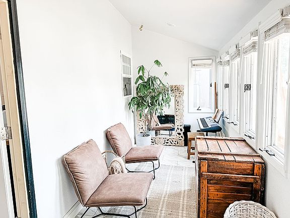 Sun porch ??