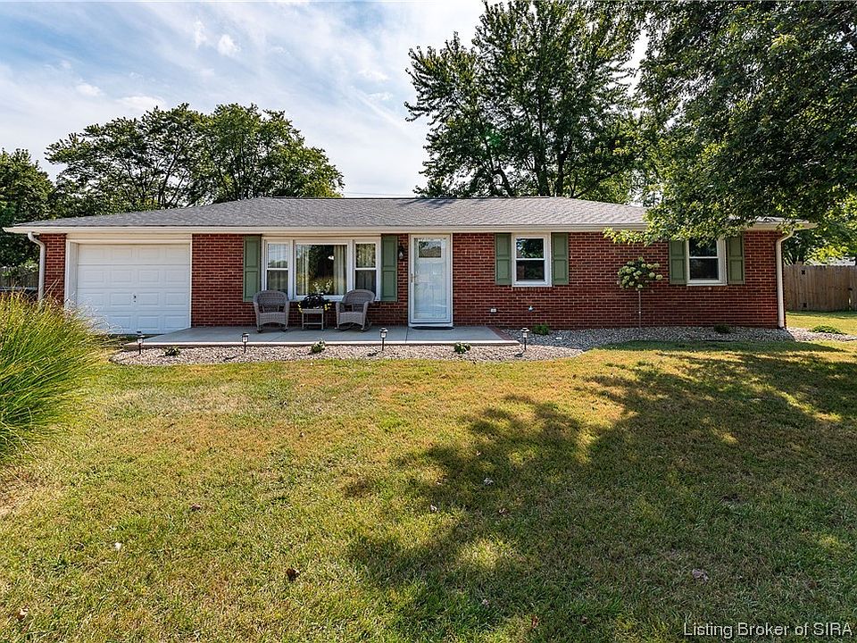1st image of 211 N Sycamore Drive