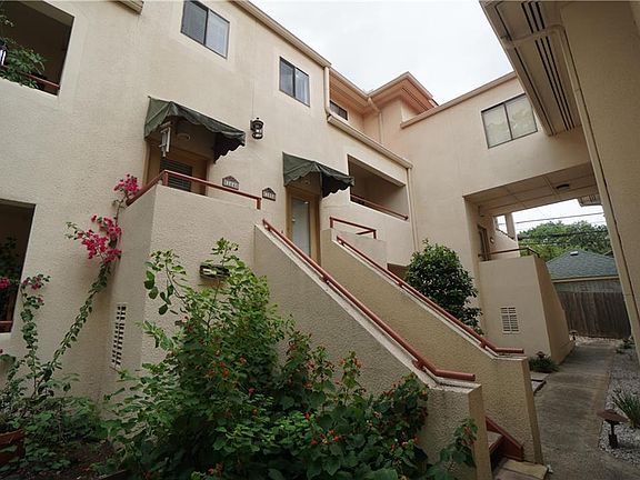 2nd image of 1300 Woodlawn Blvd APT 105
