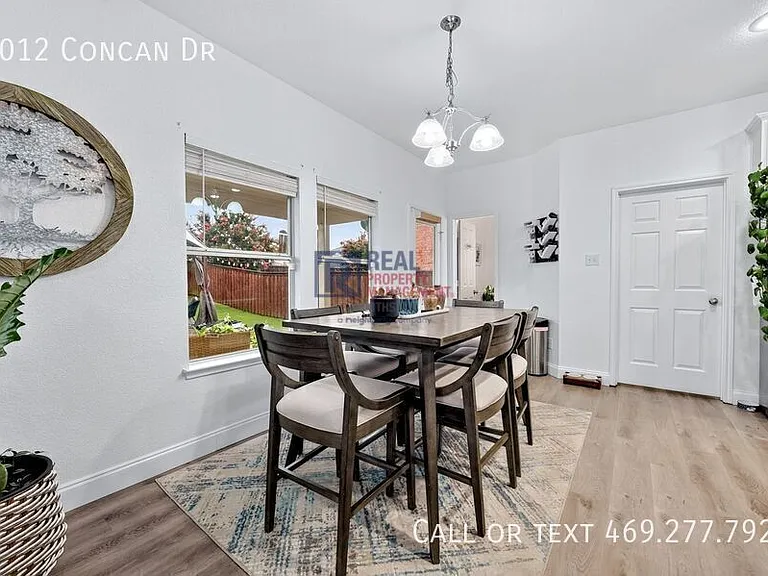 1012 Concan Dr — Photo 8