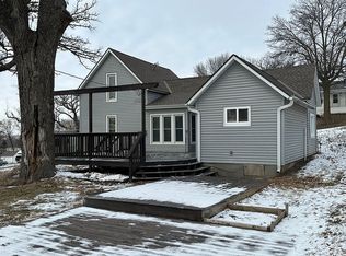 211 Mulberry St, Oakland, IA 51560