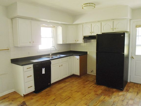 5th image of 615 Rhonda Ave