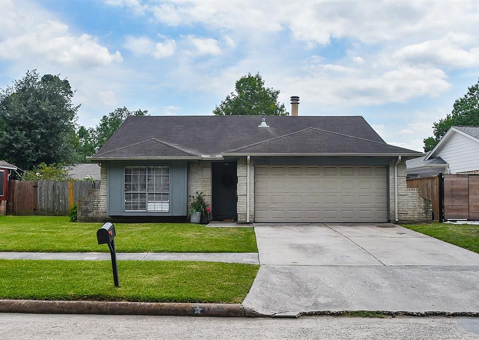 1st image of 11110 Maple Rock Dr