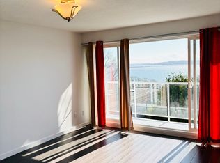 15158 Royal Ave #309, White Rock, BC
