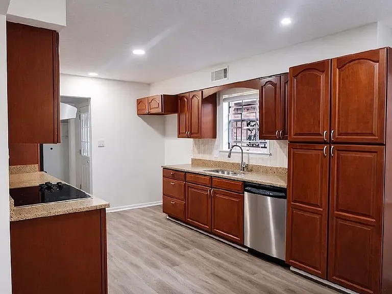 1783 Parkway Ter — Photo 3
