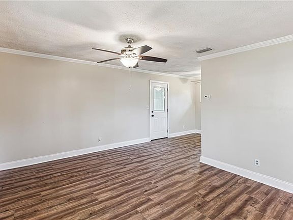 5th image of 716 Gordon St