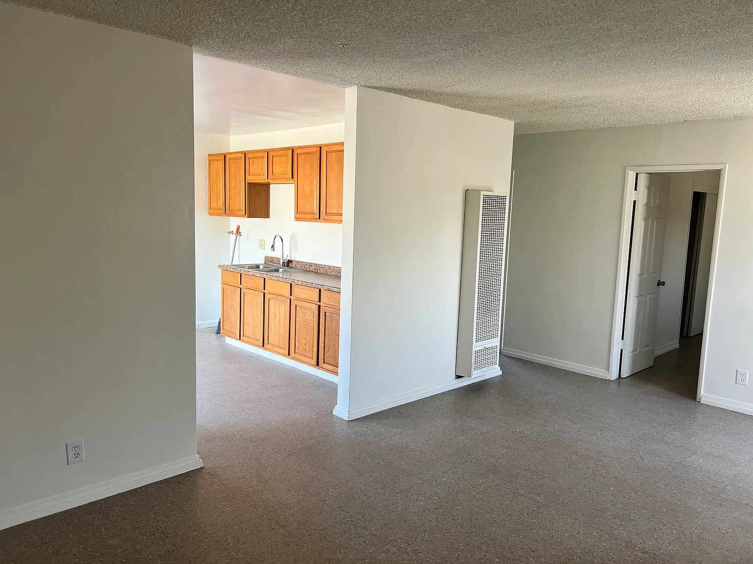 2 bed, 974 sqft, $1,950 — Photo 4