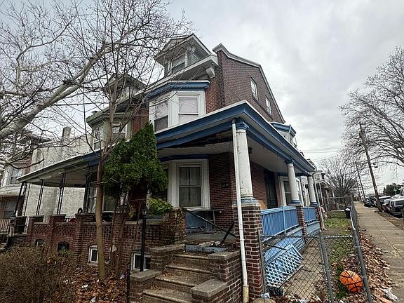 2nd image of 4726 Oakland St