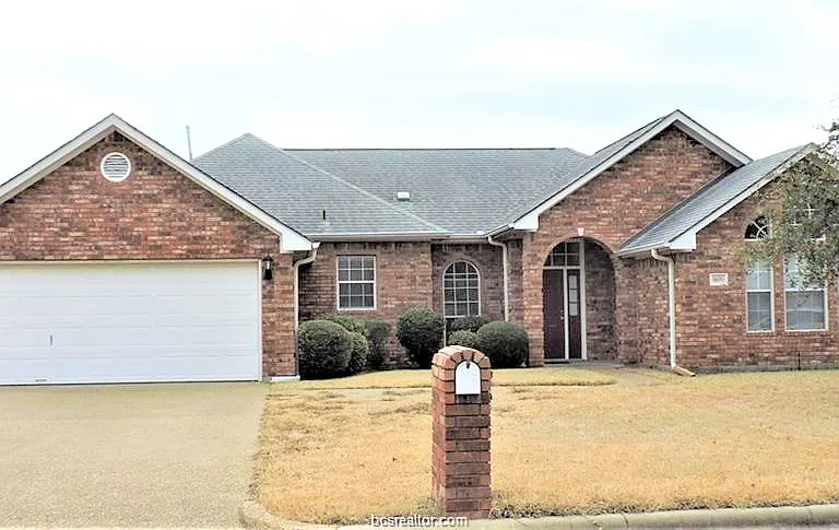 606 Aster Dr — Photo 1
