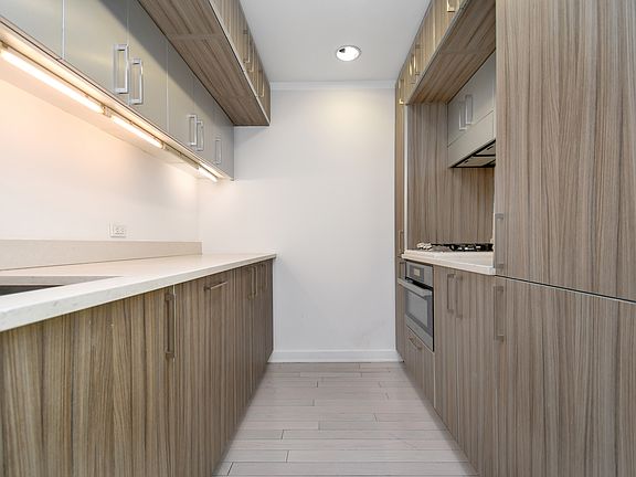 3rd image of 250 Bedford Ave #129312