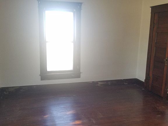 5th image of 301 N Washington