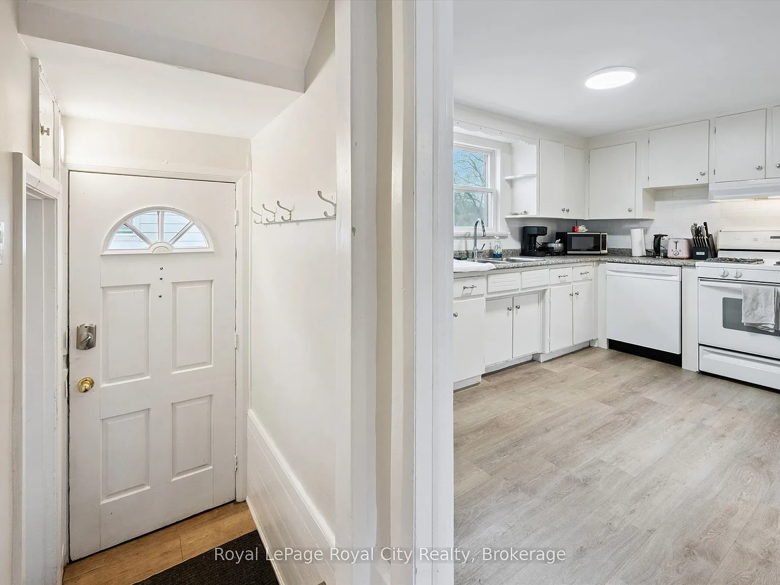 4 bed, $3,200 — Photo 2