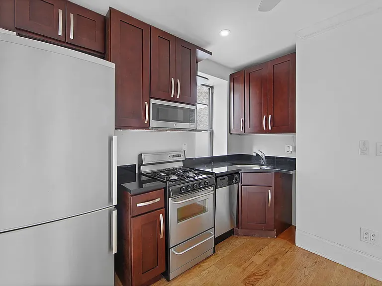 202 S 2nd St #6 — Photo 1