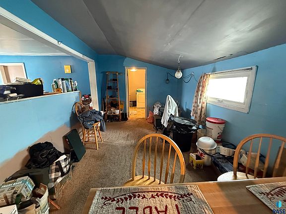 5th image of 412 SW 2nd St