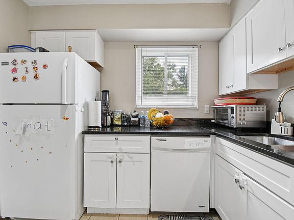 5th image of 6199 Stornoway Dr S