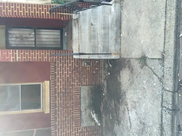 2108 S Edgewood St, Philadelphia, PA 19142