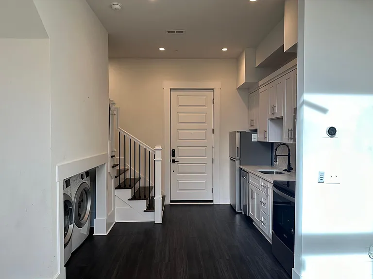 1017 Parkwood Ave #14 — Photo 8