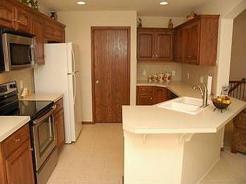 5th image of 1006 N 185th St