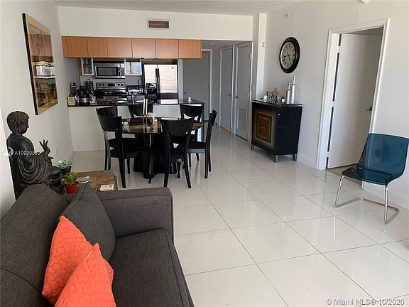 4th image of 1750 N Bayshore Dr APT 2106