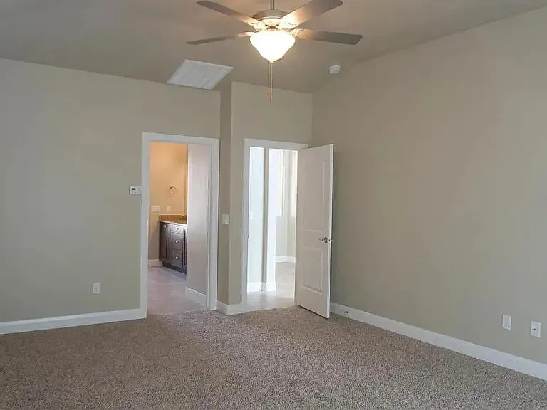 2388 S 3330 W — Photo 17