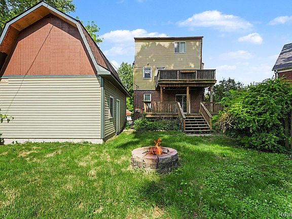 2nd image of 150 Ontario Rd
