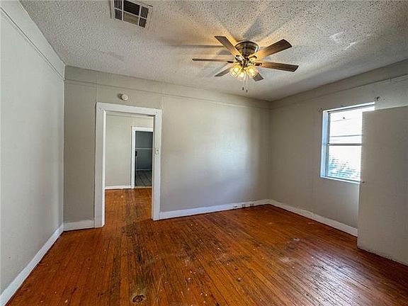 5th image of 8302 Oleander St