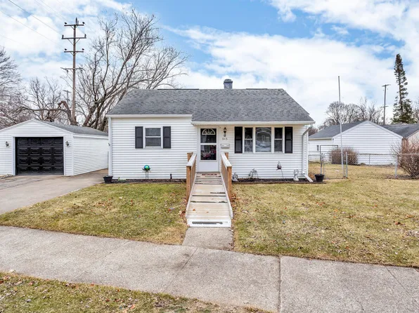 945 Allen Rd, Jackson, MI 49202