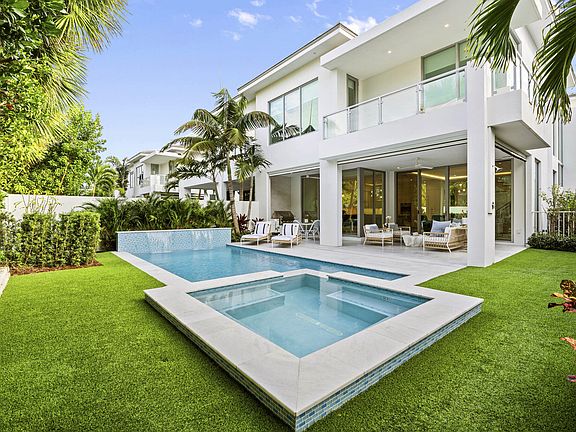 4th image of 411 Ocean One Lane