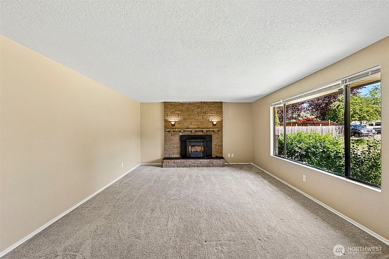 4th image of 10204 21st Ave W