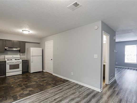 4th image of 2759 Northwood Ct SW